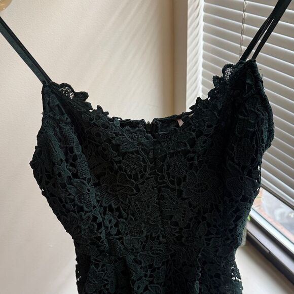 Astr Forest Green Lace Dress - Picture 4 of 7
